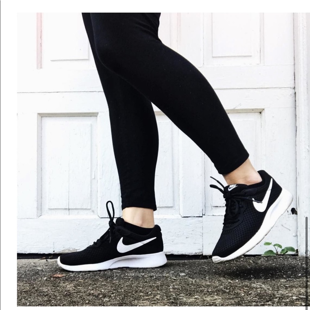 Women’s Nike Tanjun sneakers